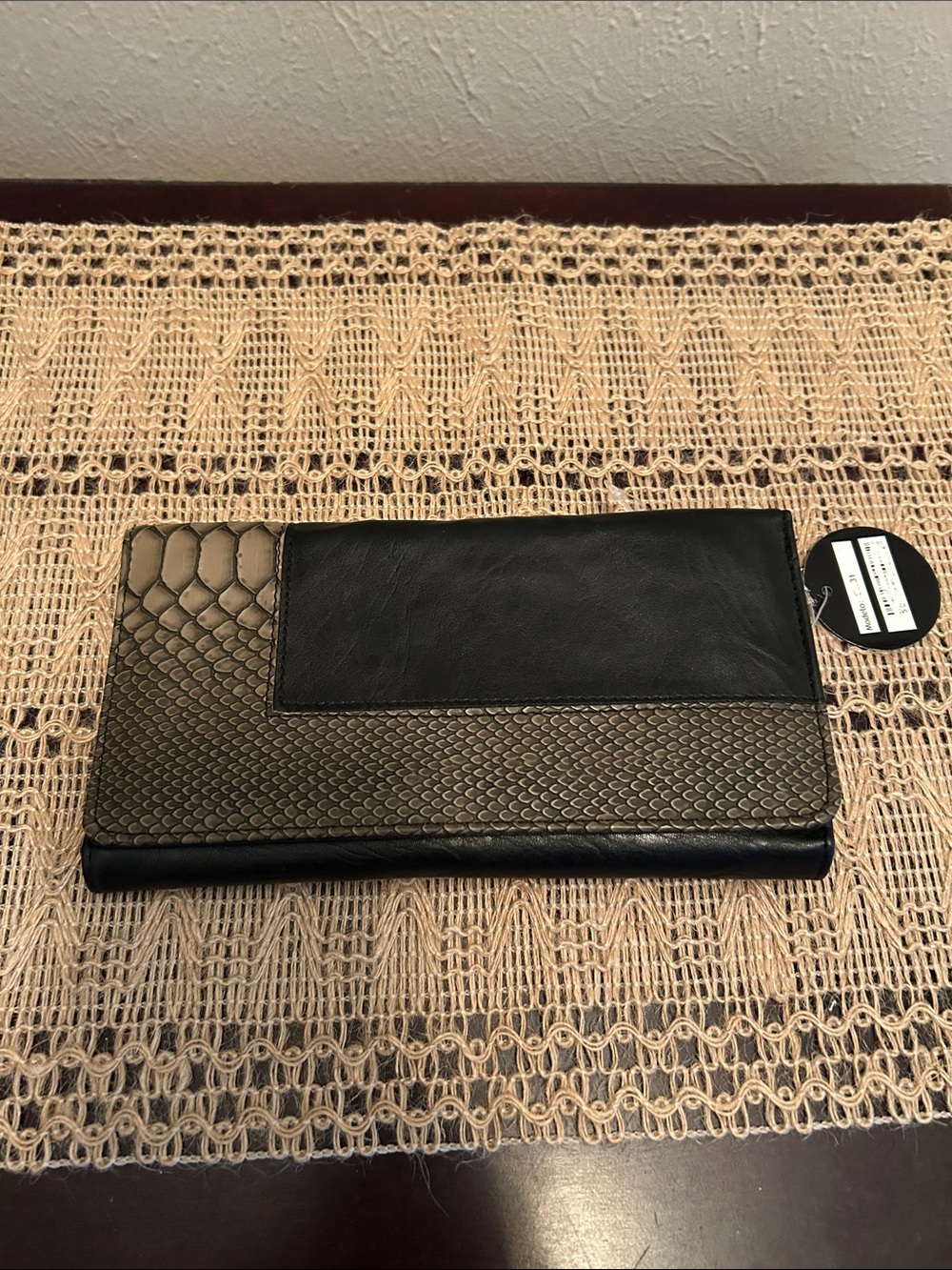 Leather & Embossed Snake-Clutch Wallet - Black/Olive